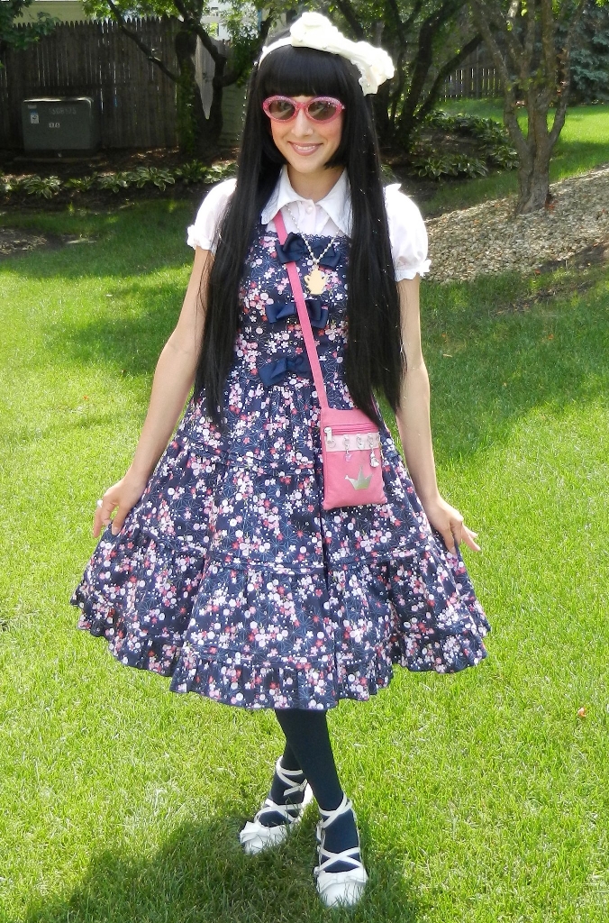 Brunette Lolita wearing Black Opaque Pantyhose and White Sandal Shoes